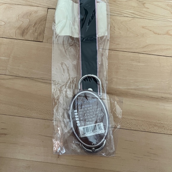 Rhinestone Hearts XL Dog Collar - Picture 3 of 6